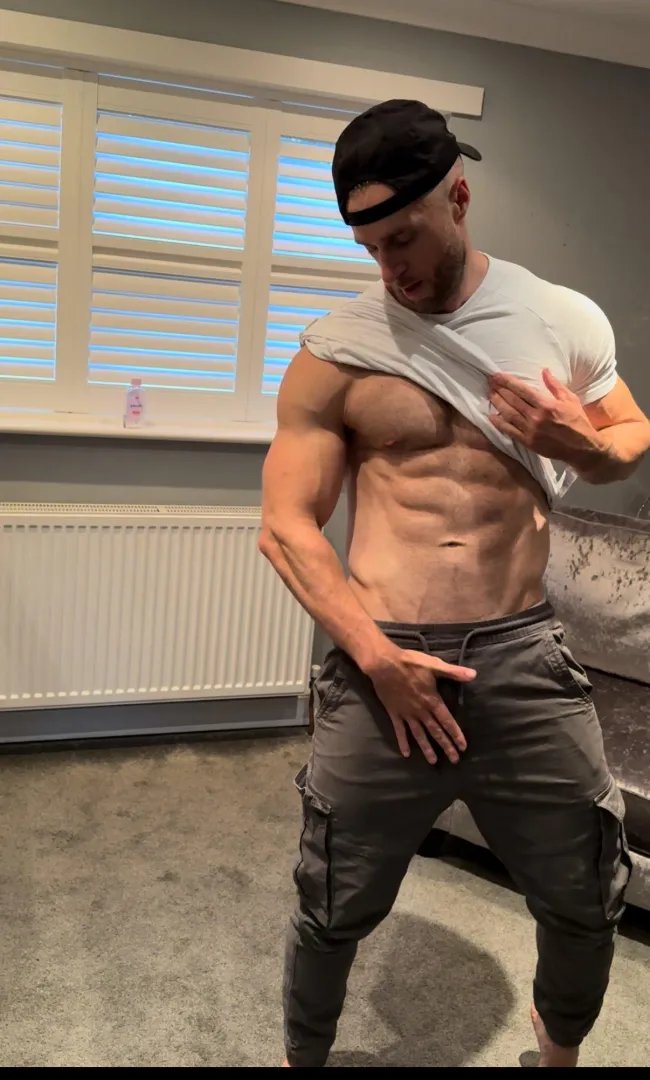 always working hard on my V posted by Icy_Finger1616