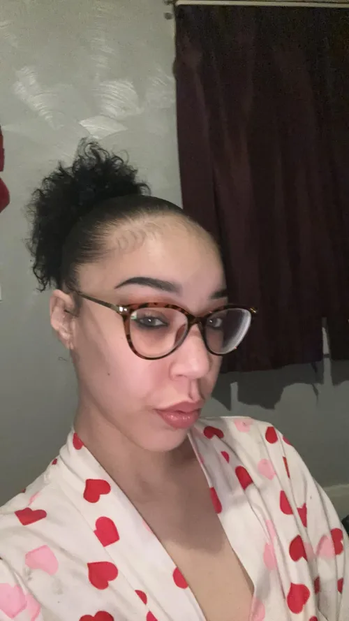 Am I boner worthy? by delphiraexo