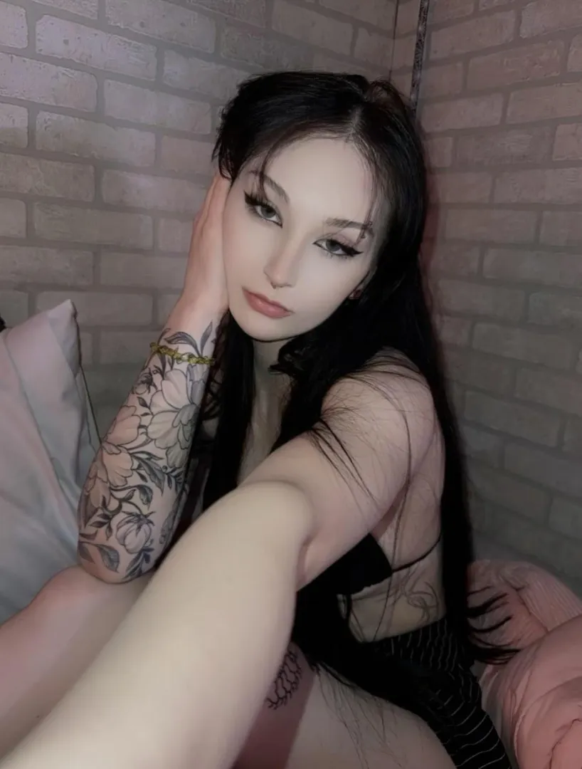 Am i cute? posted by hexxedneko