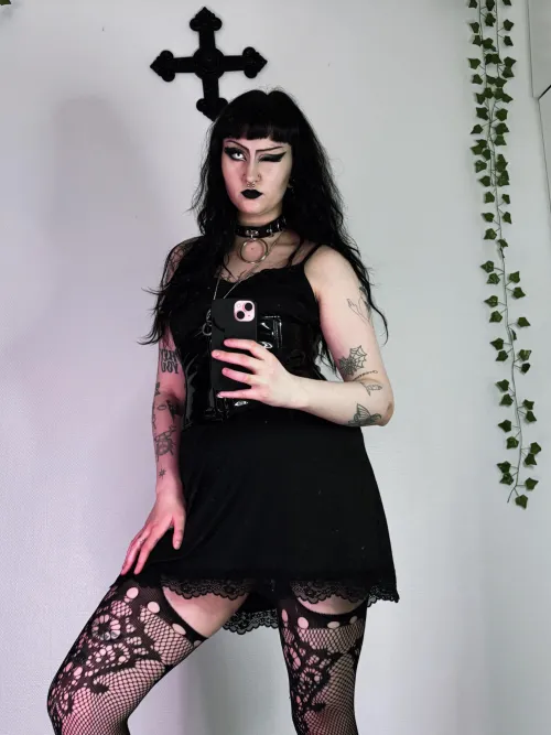 am i more scary or seggsy? by sipetinh