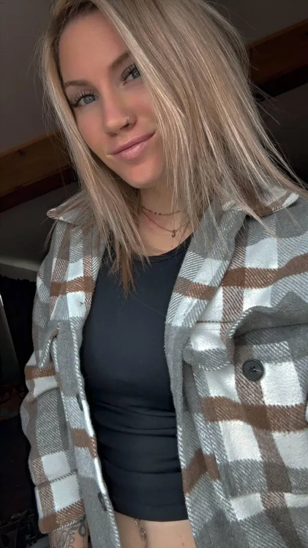 Am I pretty enough to share, or would you keep me all to yourself posted by SweetEchloXO