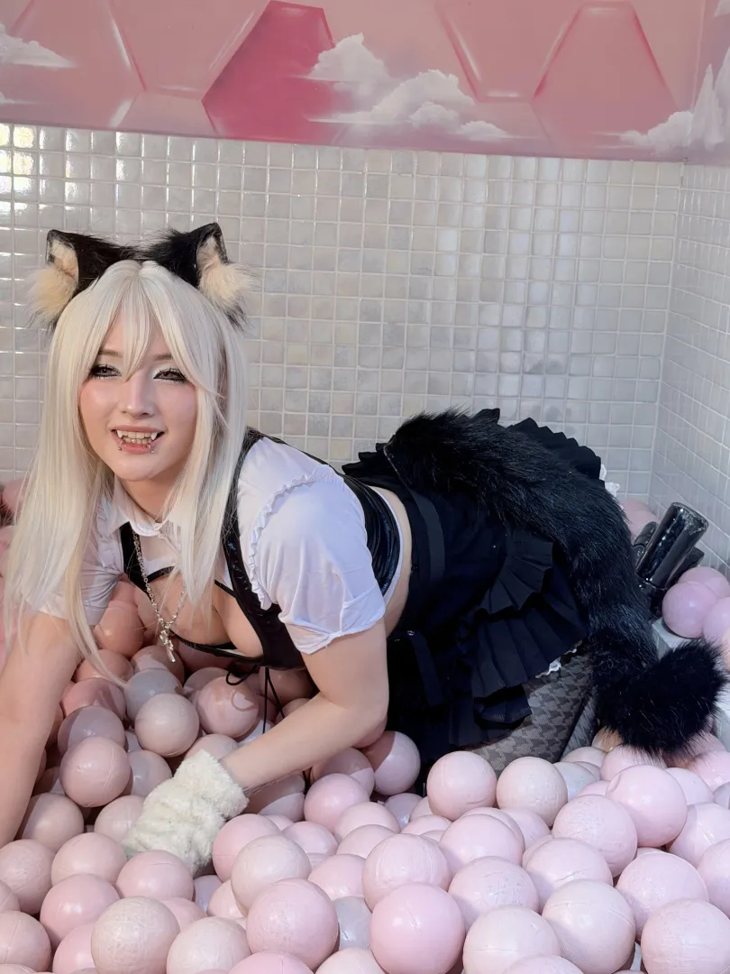 Am I really the needy petite pet you’ve fantasized about owning forever? posted by SugarFrequency