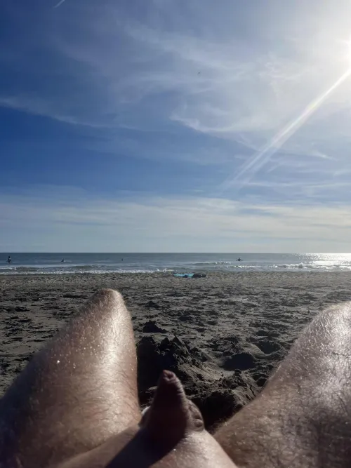 Am i right here? by tiny-lil-man