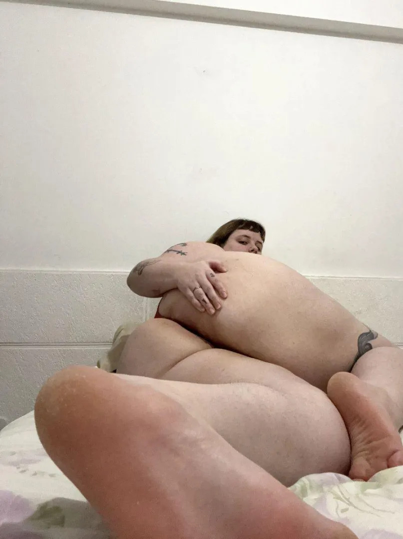 Am I still the thickness standard you secretly compare to? Y or N posted by GlintOfTrouble