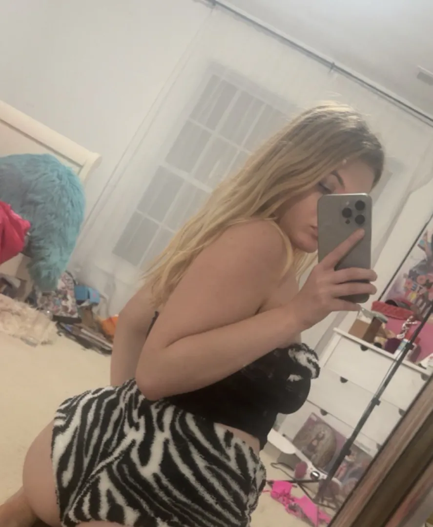 am i super hot teen for you daddy? posted by britneybelmont