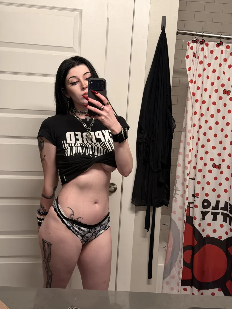 Am I the type to make you horny? posted by PringlePapiStealer