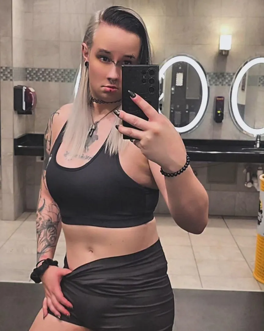 Am I too hot to handle in this set or perfect? posted by elenathornetrans