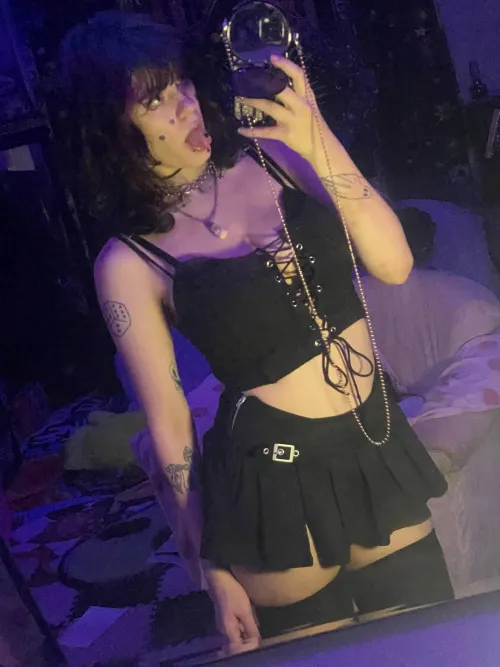 Am I too scary to be your scene gf? by Humblelemon_