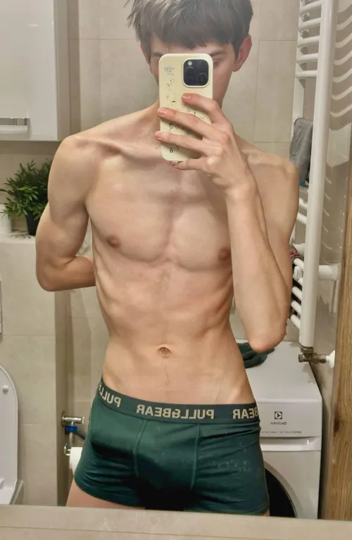 Am I twink or twunk? by xxllevi