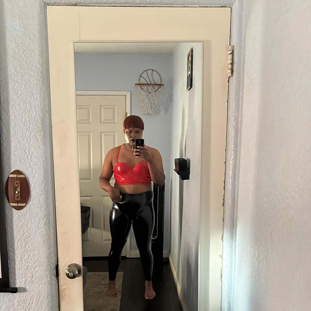 Am I weird for enjoying being tucked? I cant stop, especially in leather/latex  posted by mxxch