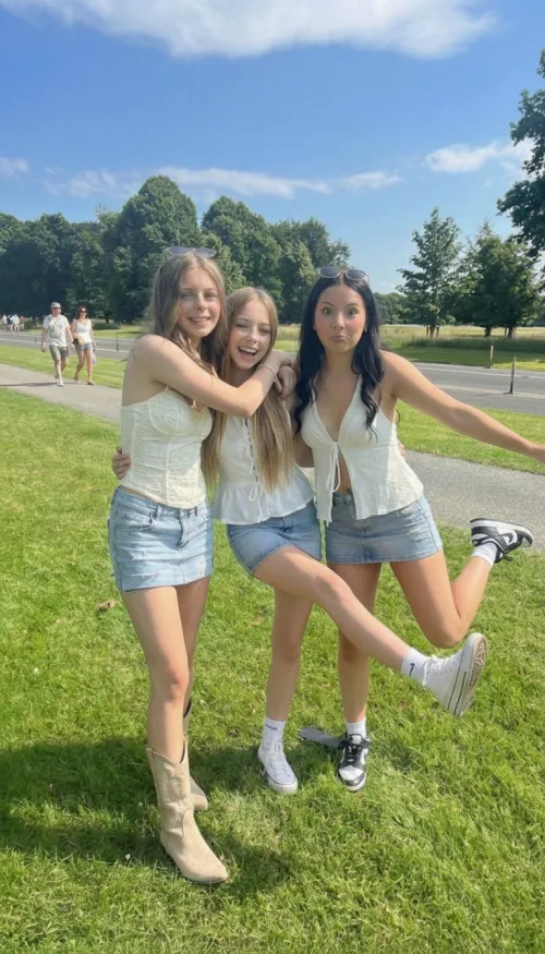 am i your type of tiny teen dream... say yes pls i need to know <3 by WhileLower9819