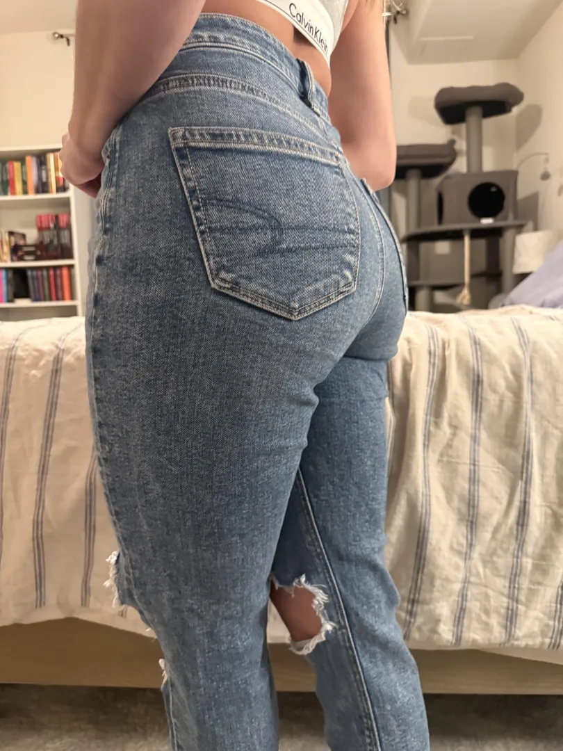American Eagle jeans were made for me posted by Tarastjames
