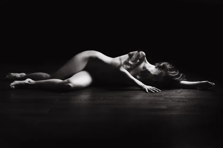 An hourglass does not rush, and neither do I... by peach_pl3ase