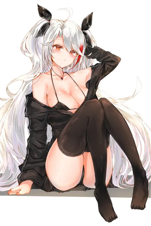 and so she became mommy: artist 
雪猫 by Upper-Ad9228