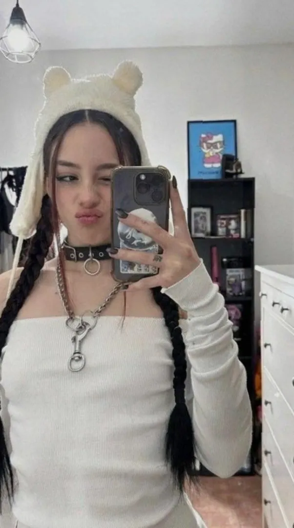 and you’re not just looking  instaa: lunafyrae posted by Mike111898