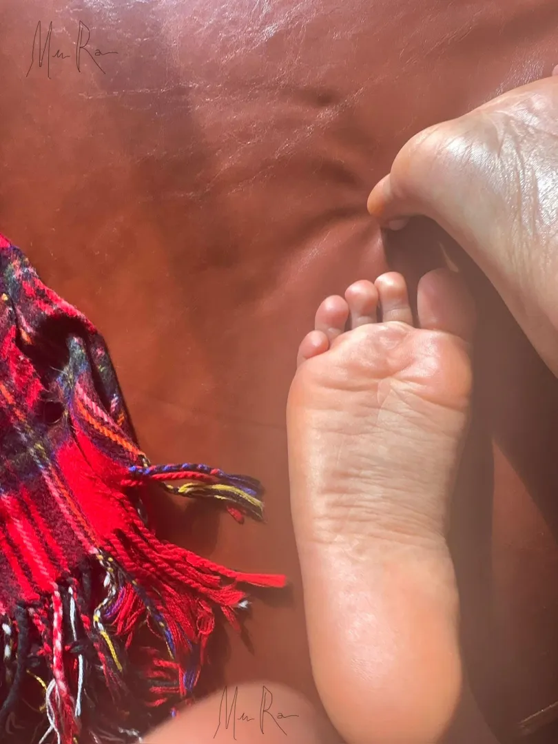 Angelic feet posted by Mammoth_Band6017