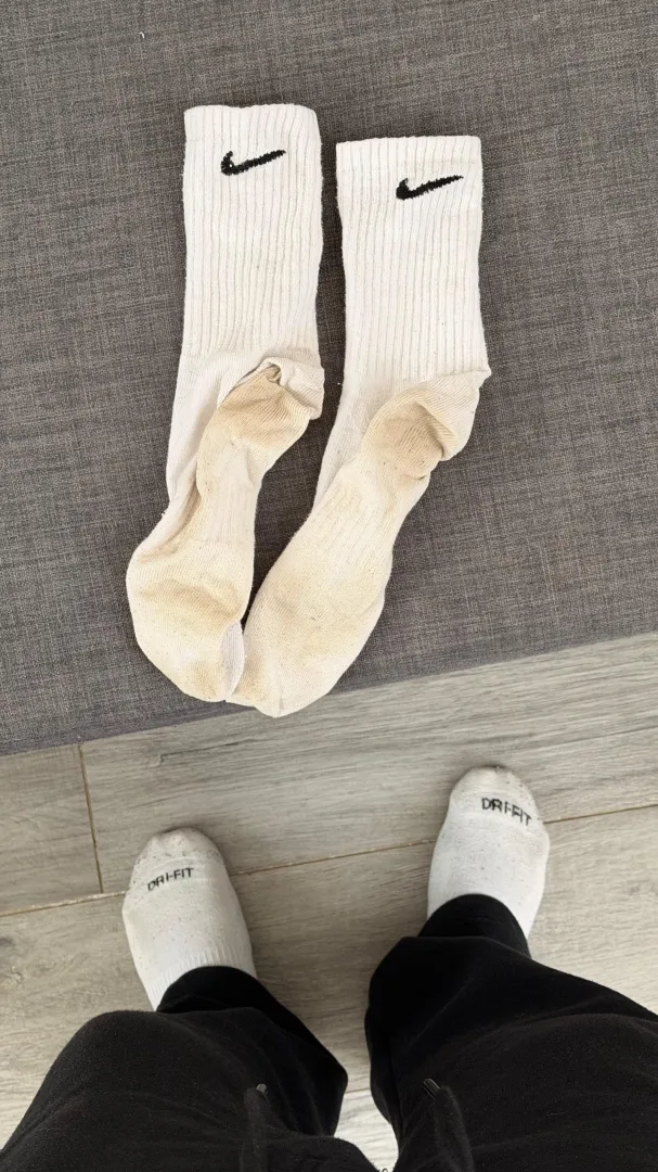 annusa i miei calzini tossici ‍ posted by TankTopSin