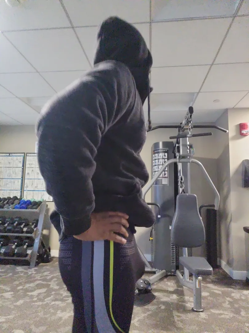 Another day bulging in my tights posted by MochaShow