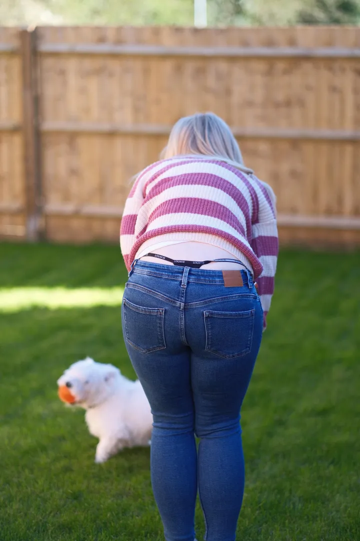 Another one from yesterday, I hate a twisted thong strap ! posted by Liza_Maraschino