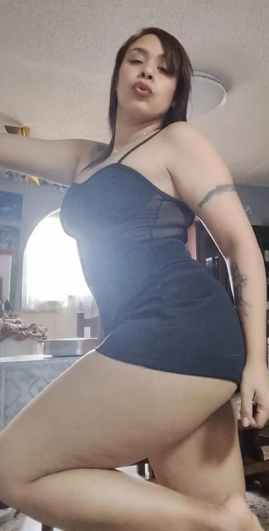 Any black outfit is sexy posted by cutealoha_andra