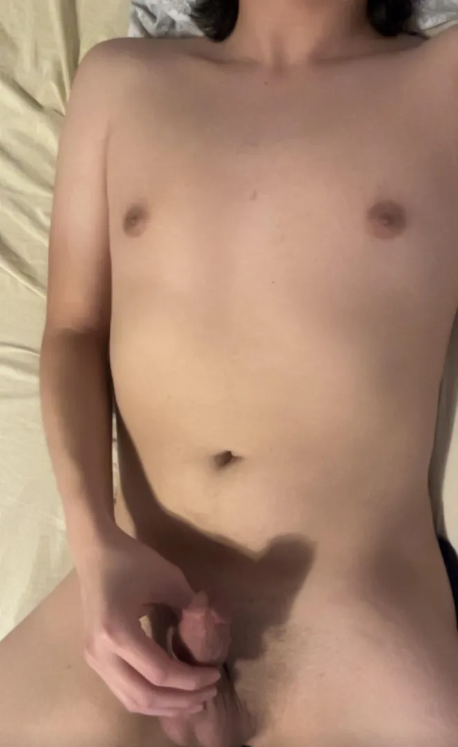 Any dads that would let a small young 19yr old fuck them? posted by sekiro_boy