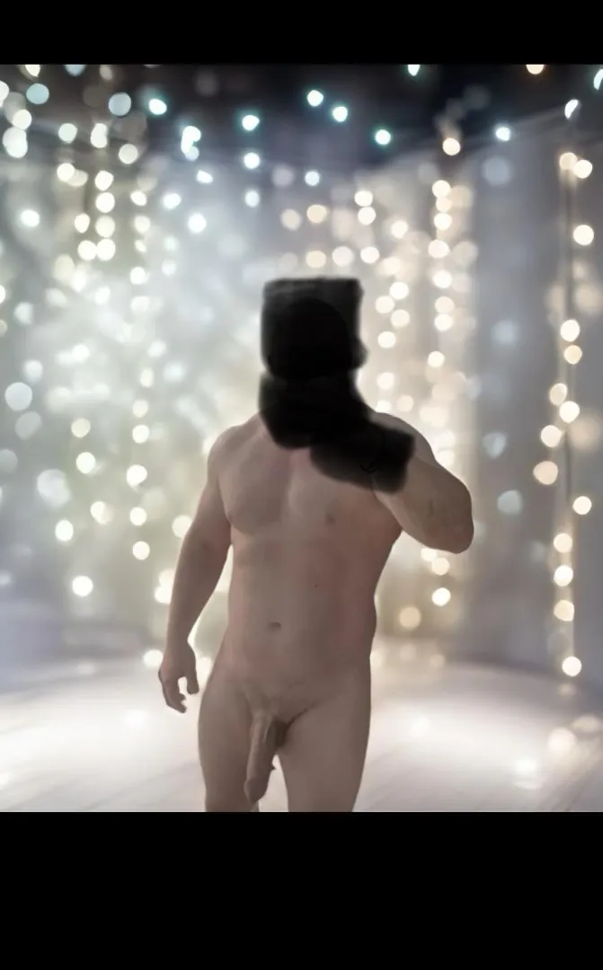 Any females looking for attention reach out posted by Friendly_Car6760