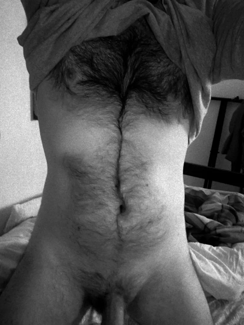 Any horny ladies around?  posted by JohnnyAndersen