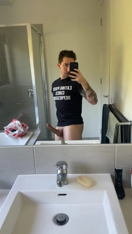 Any hot wives in or near Drouin? I’m visiting for the week M4F/MF by purplemonark