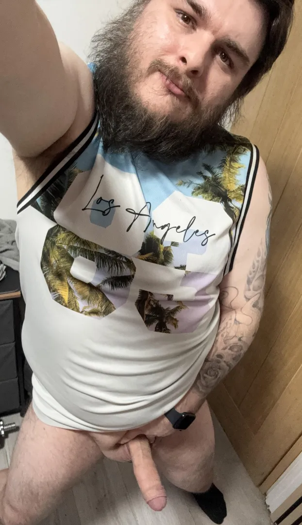 Any ladies want to do the dance with no pants posted by TheMVP94