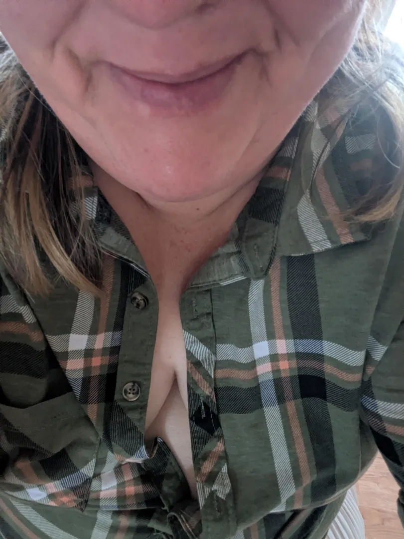 Any married men that can sneak away for a BJ tonight? Nampa posted by MtnGirl79