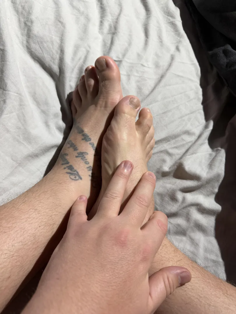 Any men want to come and tell me everything they love about my feet? posted by Elevensoles11