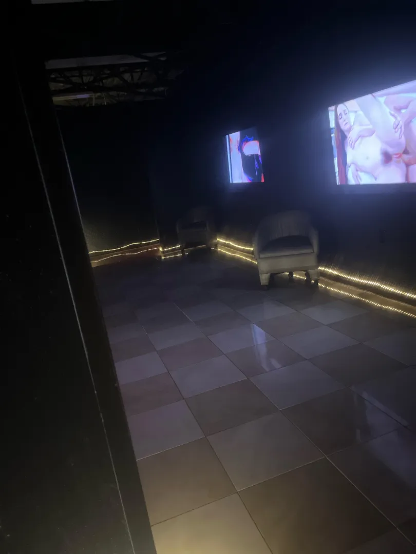 Any MF cpls coming to spend valentines at LUV tonight ? Bull here posted by gromit8712