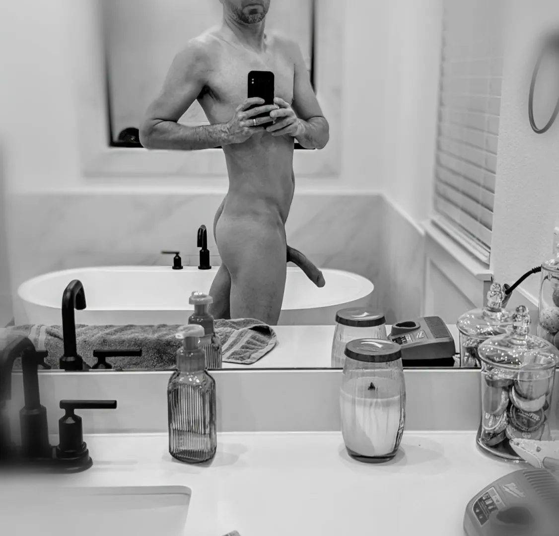 Any milfs interested? posted by ATXhung