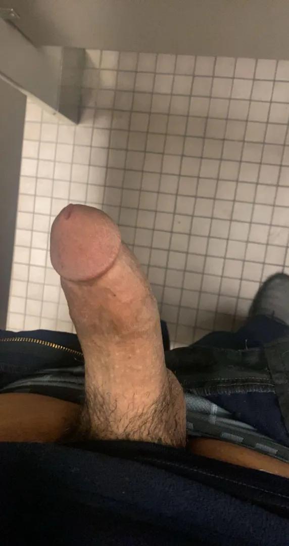 Any milfs need some attention? posted by Lonewolf8562