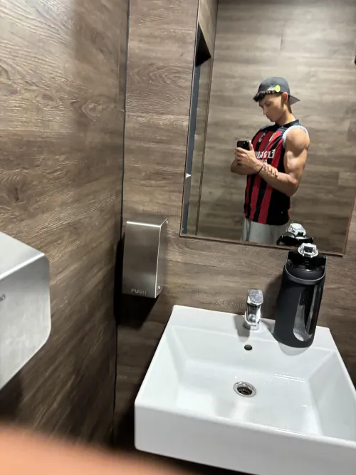 Any one in Cape Town dtf by i_need_a_sugardaddy