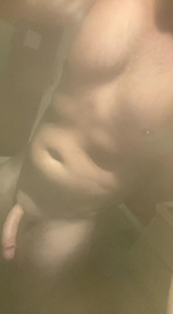 Any smooth twinks around for daddy? posted by jaimz347