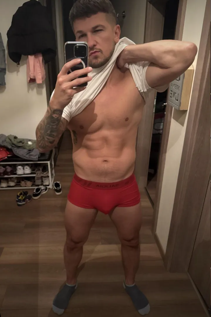 Anyone a helping hand? posted by Daddy-Fit1989