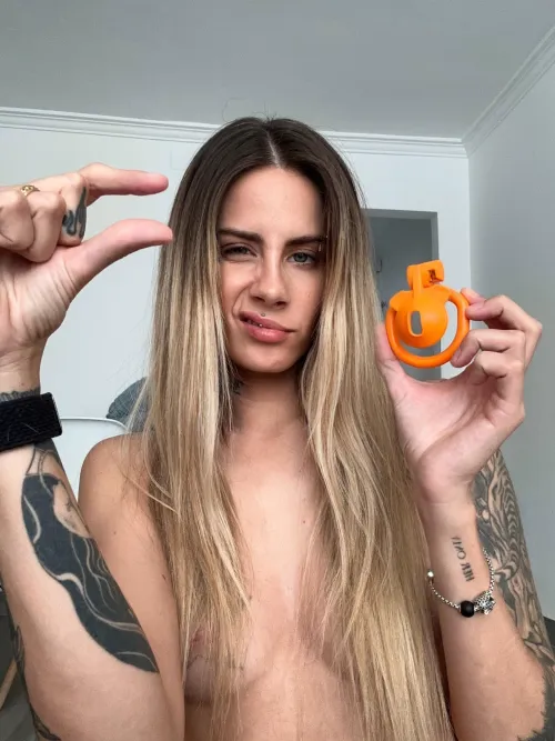 Anyone been caged longer than 30 days? by StarryFuzzy