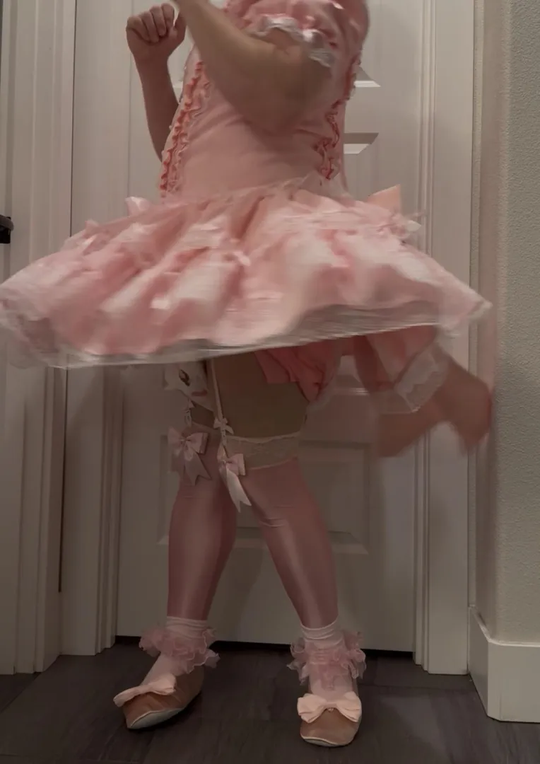 Anyone else just love to swish and twirl?? posted by SailResponsible5745