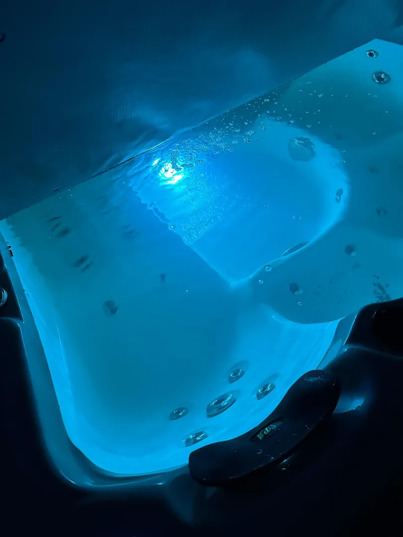 Anyone fm or f want to come over and hang out in spa posted by lawrence1985a