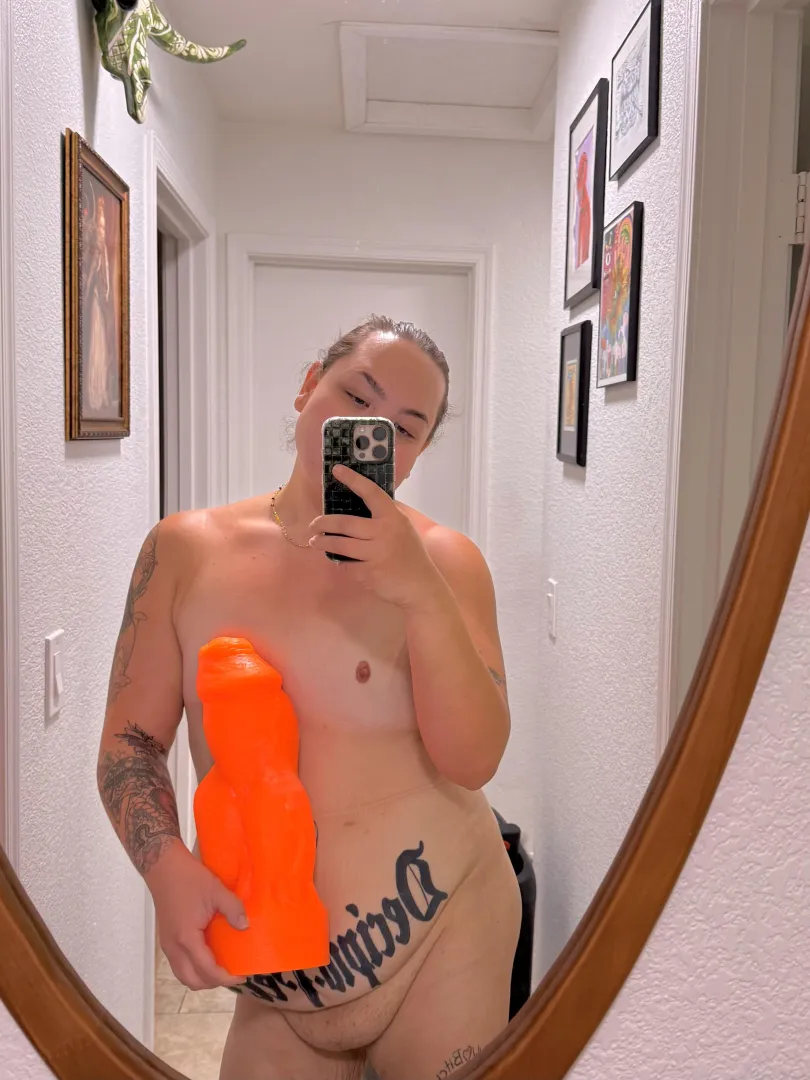 Anyone here like 20 something size queens? posted by ReynaStretch