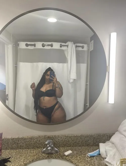 Anyone hosting? by ab0mbb