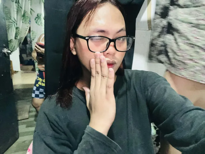 Anyone interested on me? by Mstipsyy5928