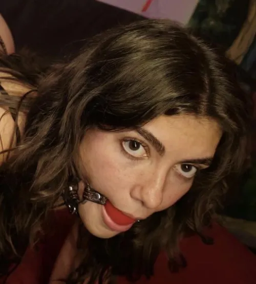 Anyone know who this girl is? Her Reddit account appears to be nonexistent anymore. by No-Opportunity-7978