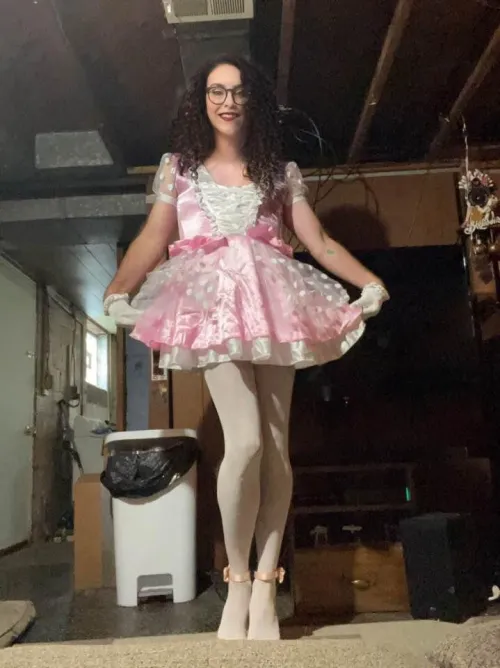 Anyone looking for a docile and submissive maid in western PA? by izzypet1