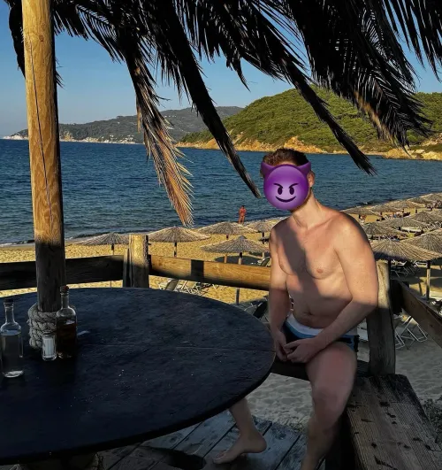 Anyone looking for this weekend? Guy for couple by JamesKc024