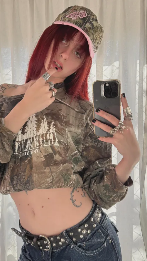 Anyone nearby who can host? lnstа works better:.lunaromes'. by C0uN7rY