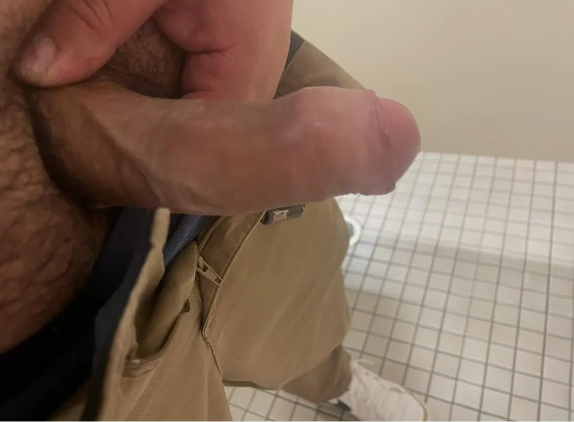 Anyone need head. No recip. Near 40th and Union Hills. CarPlay. Available now. posted by Federal_Major_9297