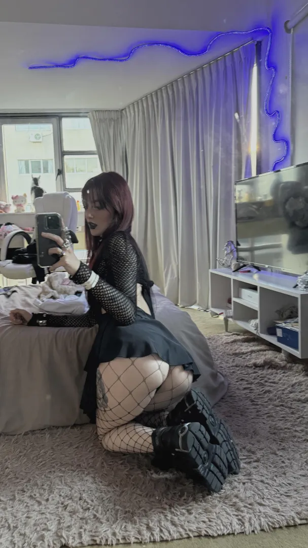 Anyone providing hosting? - check lg: >>Iunarumes<< posted by AOA001