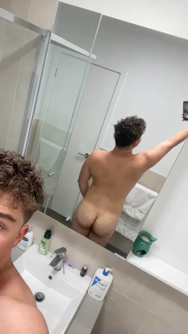 Anyone wanna see more? posted by habibilobibi